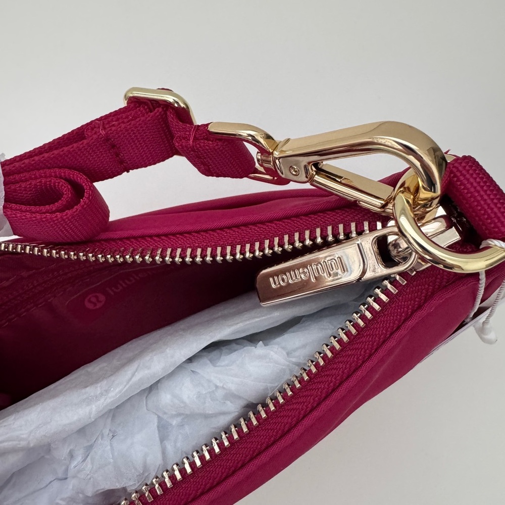 🌸Lululemon City Essentials Mini Shoulder Bag 1L NWT - Picture 9 of 10